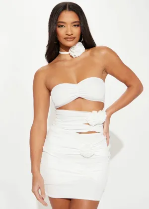 Cut Out Stereo Flower Tube Bodycon Dress In White