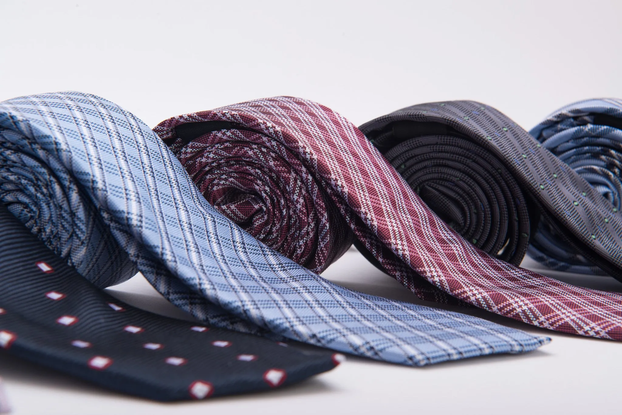 Kent Abstract Skinny Silk Tie, Navy / Silver / Red