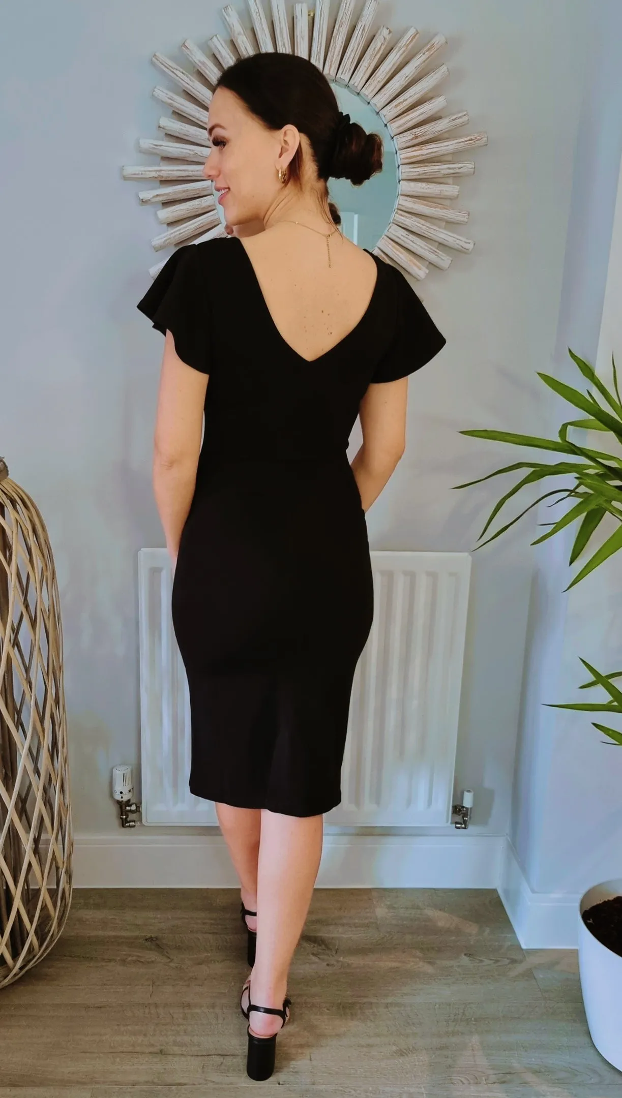 Tulsa Frill Front Cap Sleeve Midi Dress In Black